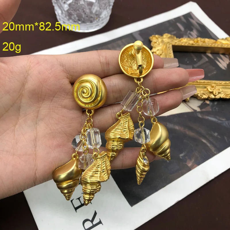 Vintage series snail and conch shaped pendant in Europe and America, medium length gold plated earrings and ear clips