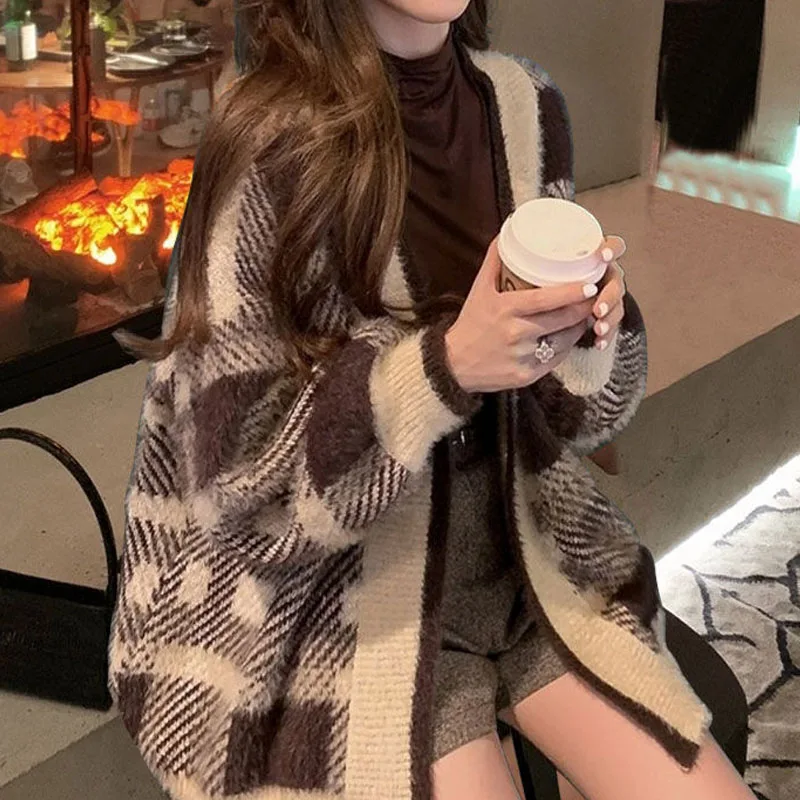 인기 판매, 커피 컬러 스트라이프 격자 무늬 스플라이스 v넥 가디건 드롭 숄더 별 모양, 루즈한 한국 스타일, 가을용 와일드