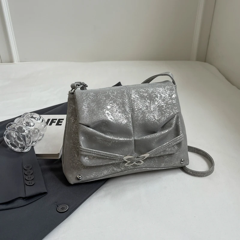 thumbnail image 1 of Bolso de hombro ligero, lujoso y moderno de charol brillante para mujer, bolso cruzado sencillo, informal y versátil, moderno, 1 of 5