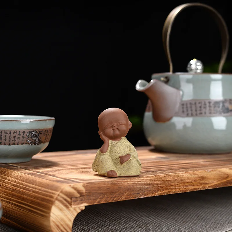 Buddha Statue Monk Figurine Tathagata India Yoga Mandala Tea Pet Purple Ceramic Ornaments Monk Small Ceramic Crafts Decorative