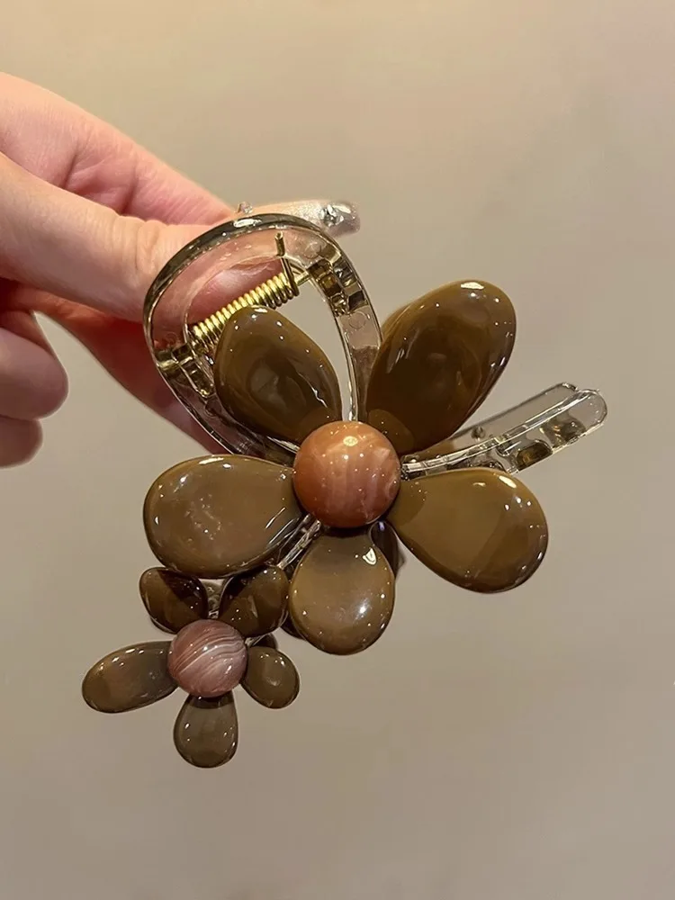 1 elegant floral hair clip for women - perfect for fixing half height hairstyles, decorating wigs, and fashionable hair clips 4