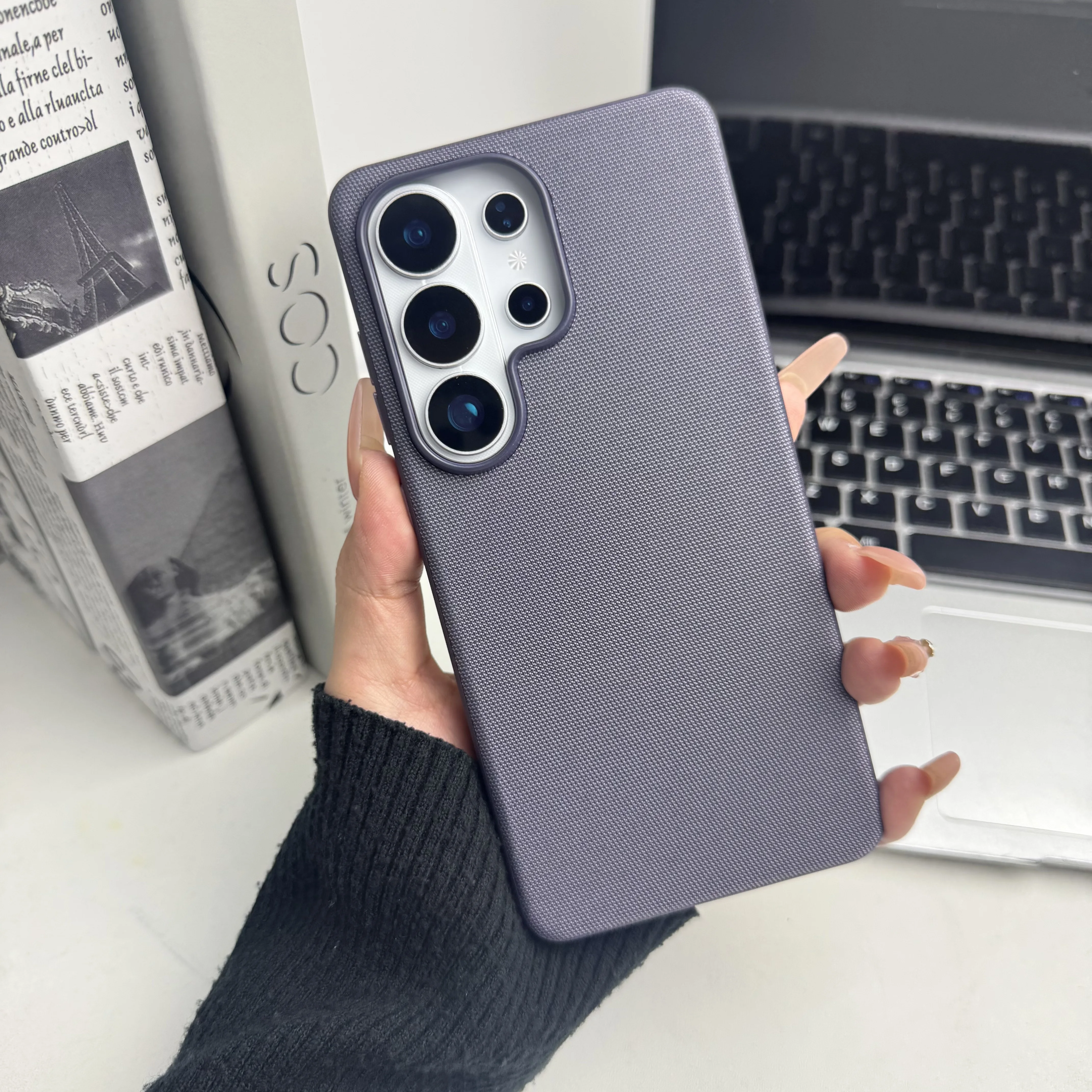 New Technology Woven Magnetic Phone Case with Shockproof Bumper Cover