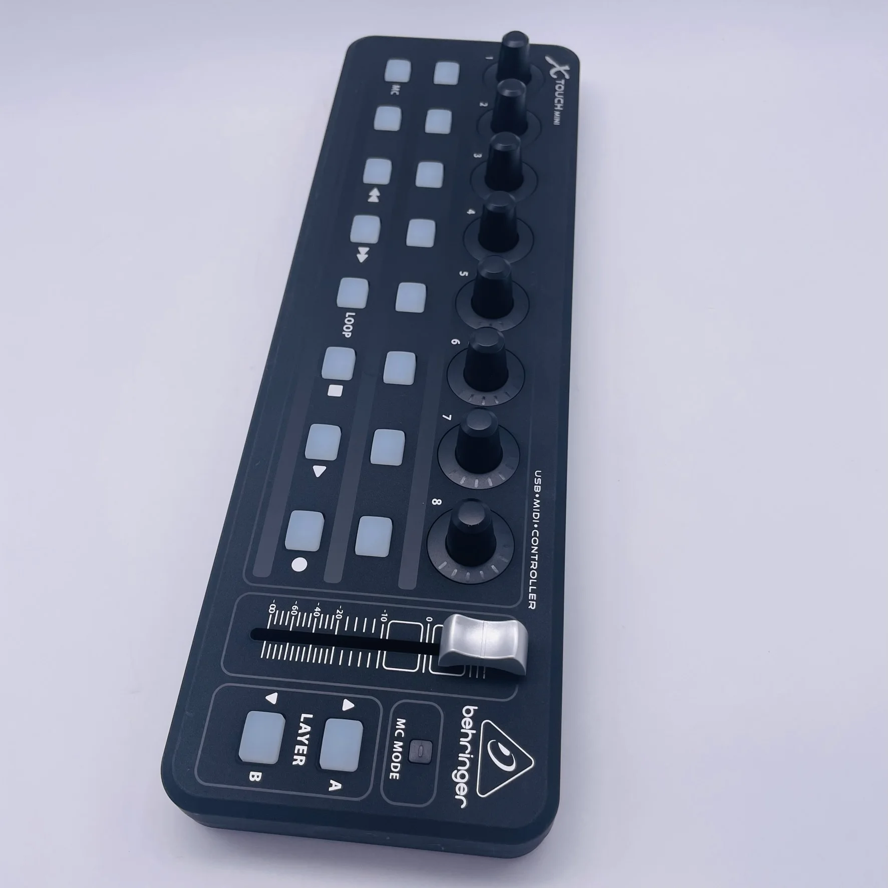 Behringer X-TOUCH MINI Ultra-Compact Universal USB Controller for  DAWs,Instruments,Effects and Lighting applications