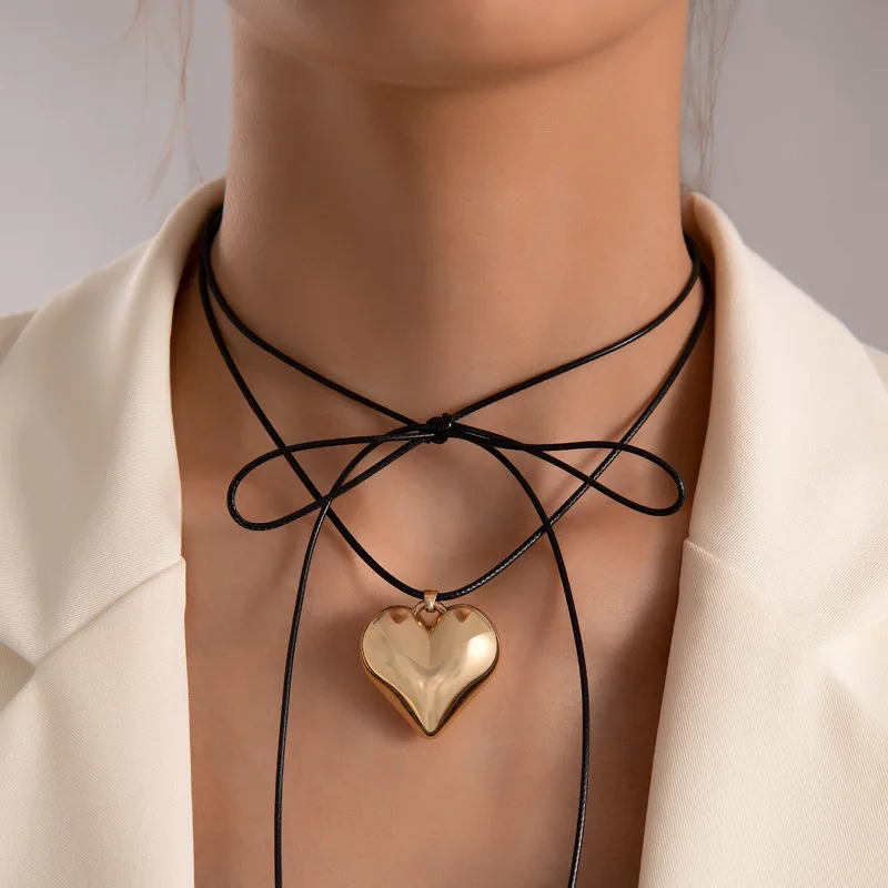 Vintage Silver Color Love Chunky Heart Necklace for Women Black Velvet Cord Big Heart Choker Fashion Statement Jewelry women jewelry metal choker necklace velvet choker necklaces