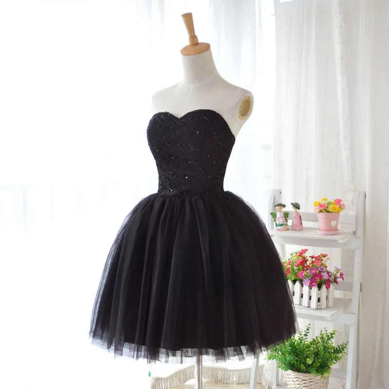 Sweetheart Strapless Lace Beading Cocktail Dresses Tulle A Line Short Party Prom Gowns Mini Homecoming Dresses Graduation Dress