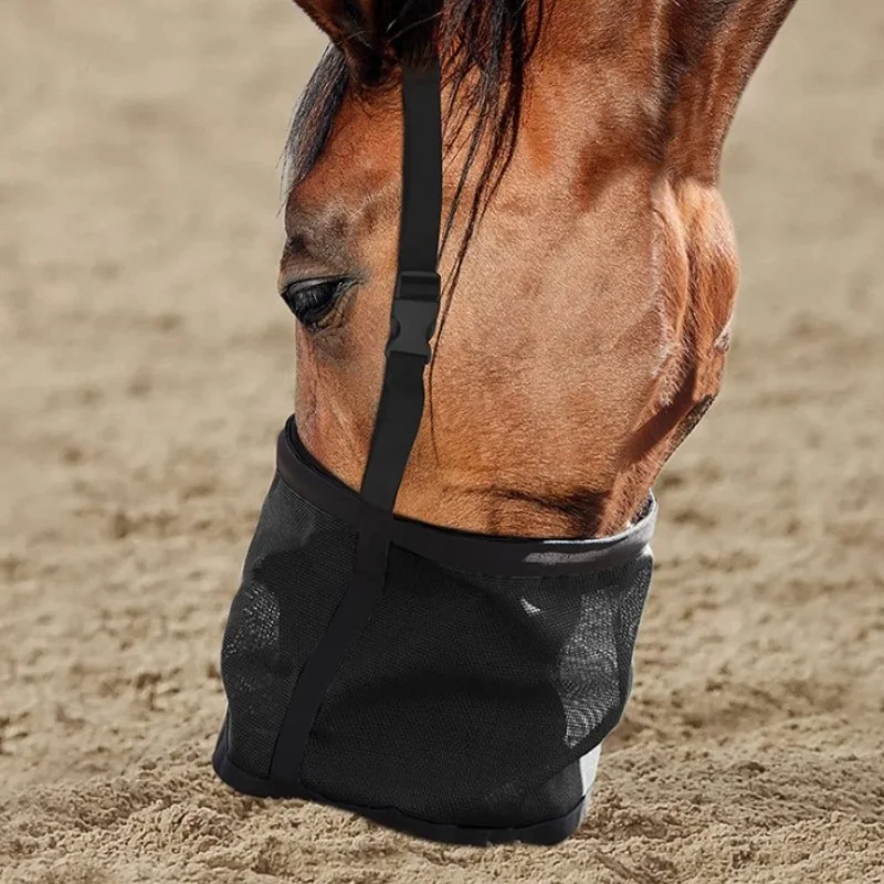 Hanging head feed bag for horses Outdoor horse feeding bag Elastic adjustable horse muzzle 4