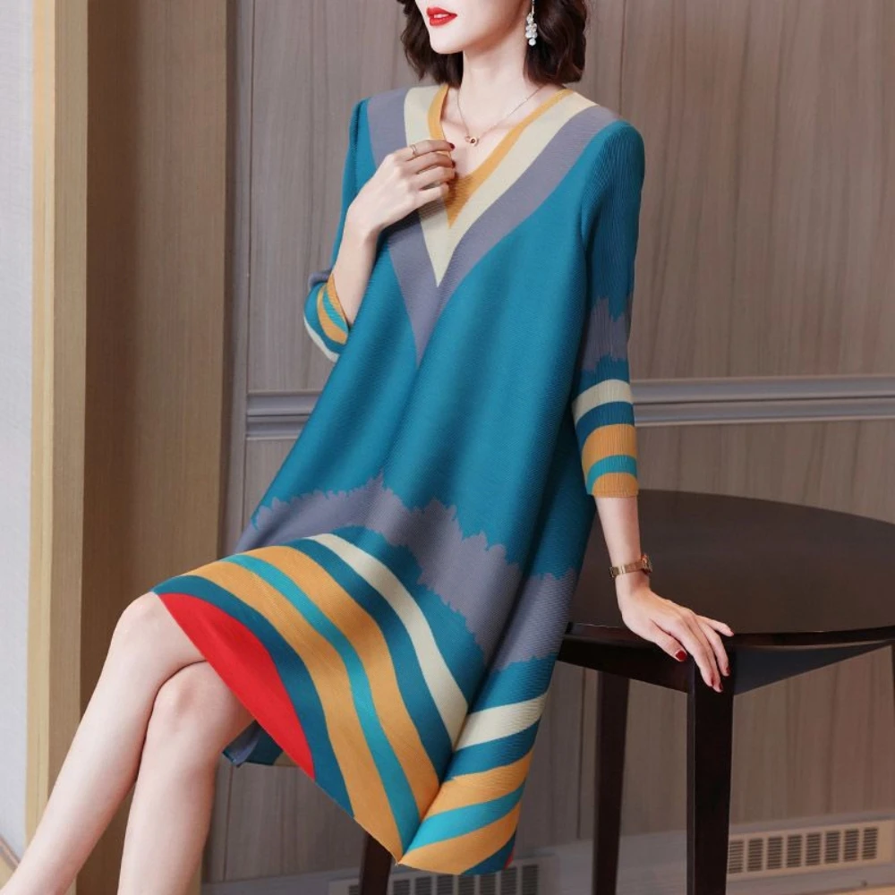

2023 Temperament Spring Summer Fashion New Slim Women Striped Knee-Length V-neck Wrist Sleeves Thin Dress Korean Oversized 3XL