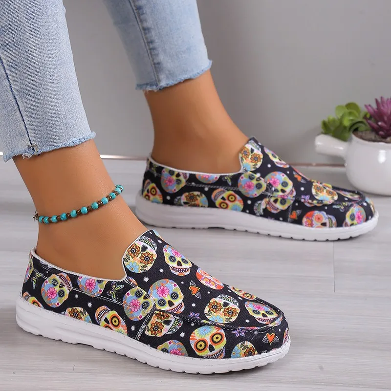 

Shoes Female High Quality Flat Shoes Female Fashion Low Top Plus Size Comfoetable Sneakers Trend Printing Slip on Loafers