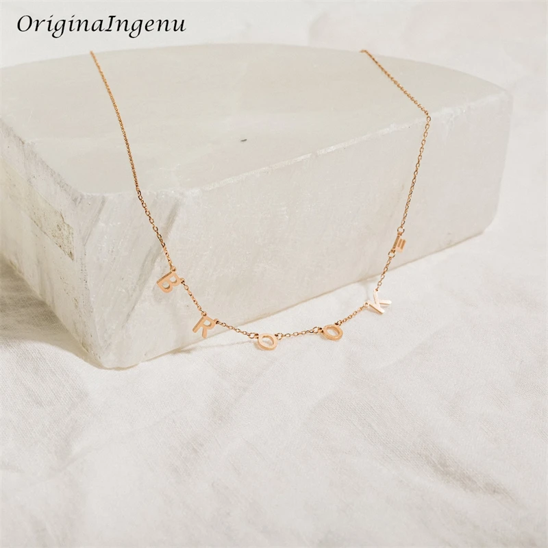 Collana personalizzata con ciondolo a lettera | Merci Maman