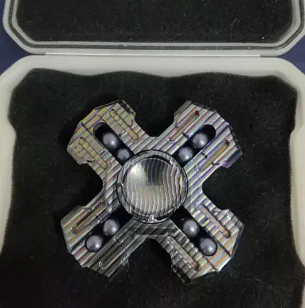 

Second-hand product EDC Mackie fingertip gyroscope bump