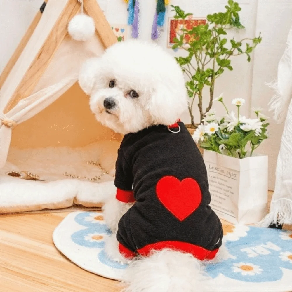 패션 따뜻한 하트 패턴 강아지 점프슈트 편안한 폴라플리스 강아지 잠옷 부드러운 D링 강아지 견인복 야외 산책복