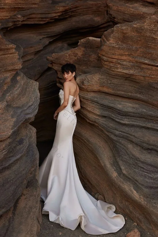 Abiti da Sposa Sirena Moderni e Glamour Personalizzati, Vestito da Sposa in Raso a Due Pezzi con Spalle Scoperte, Abiti da Sposa con Applicazioni di Perline - immagine 2