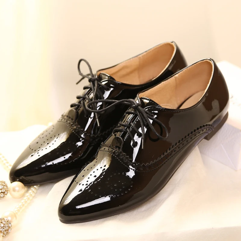 Large Size 45 46 Women's Oxfords Shoes British Patent Leather Flats Comfortable Casual Lace-up Black White Loafer Shoes Footwear