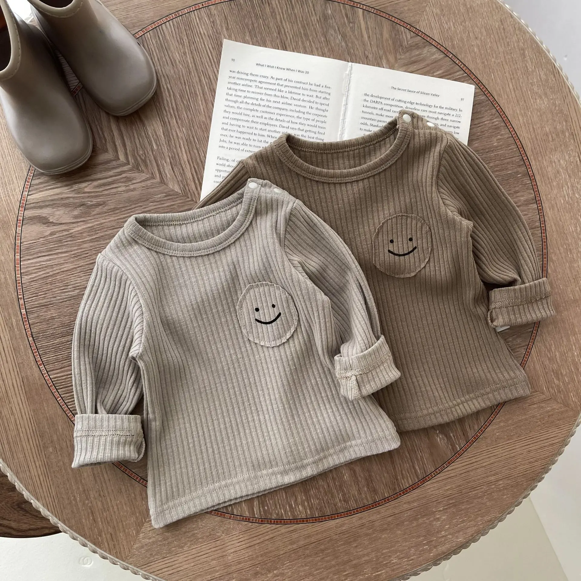 

2023 New Baby Long Sleeve T Shirts Cotton Infant Newborn Smiling Face Patch Ribbed Knitted Bottoming Shirt Boys Girls Tops 0-24M