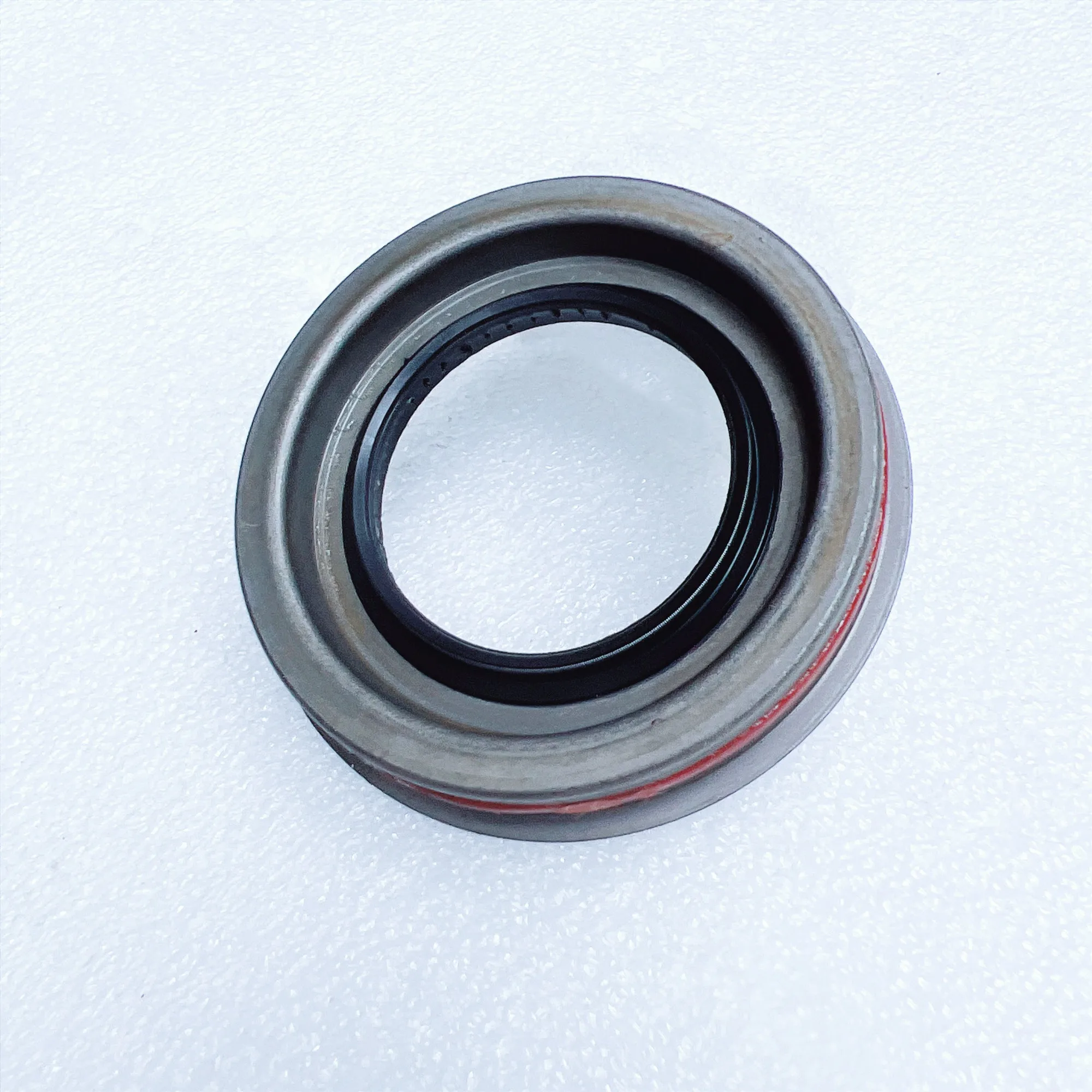 Front Axle Differential Pinion Oil Seal 2014762-1, 68396634AA 
