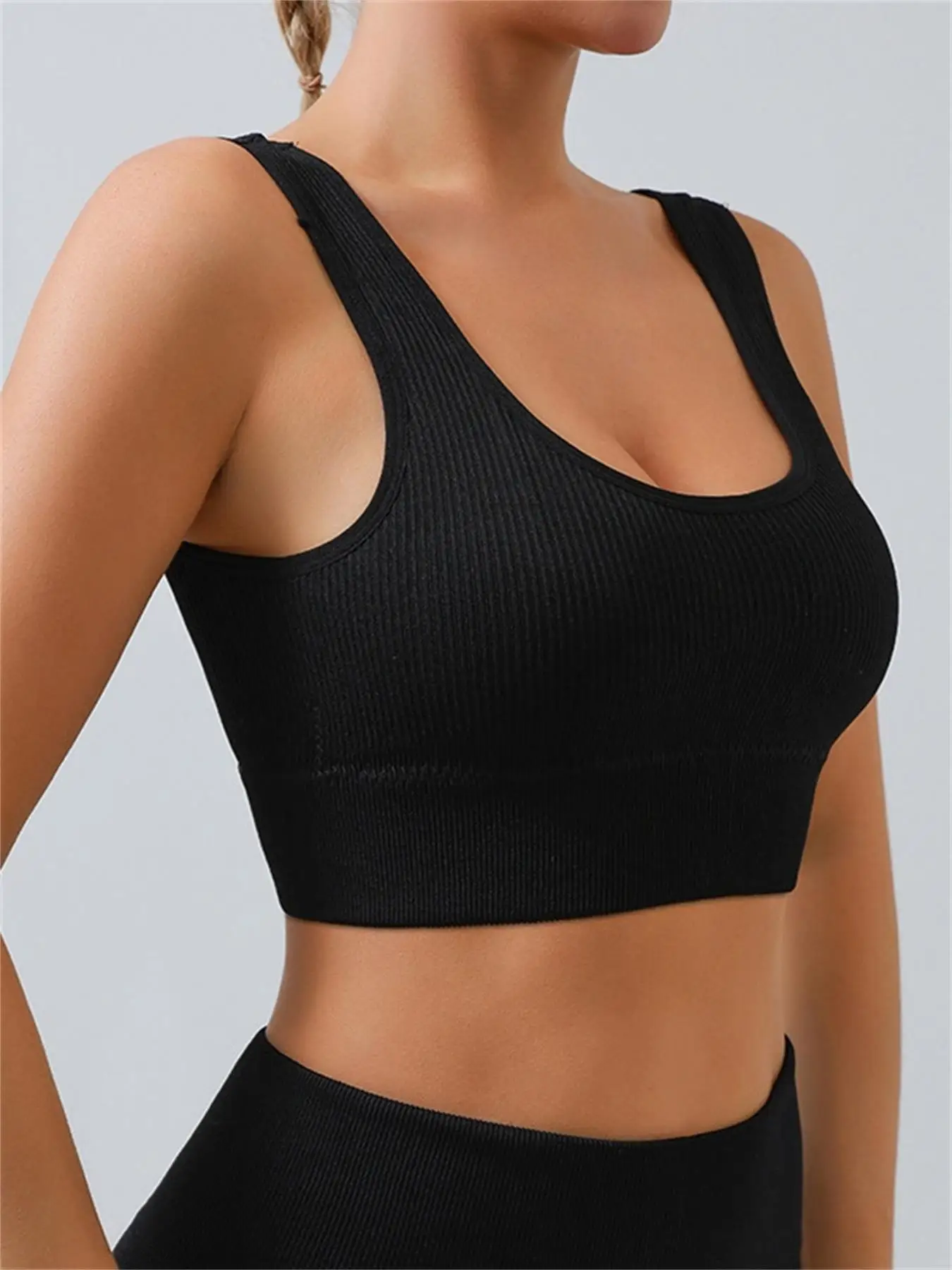Women’s solid color threaded yoga underwear seamless knit sports vest Fitness Yoga U-bra, Embedded chest pad Sports & Entertainment