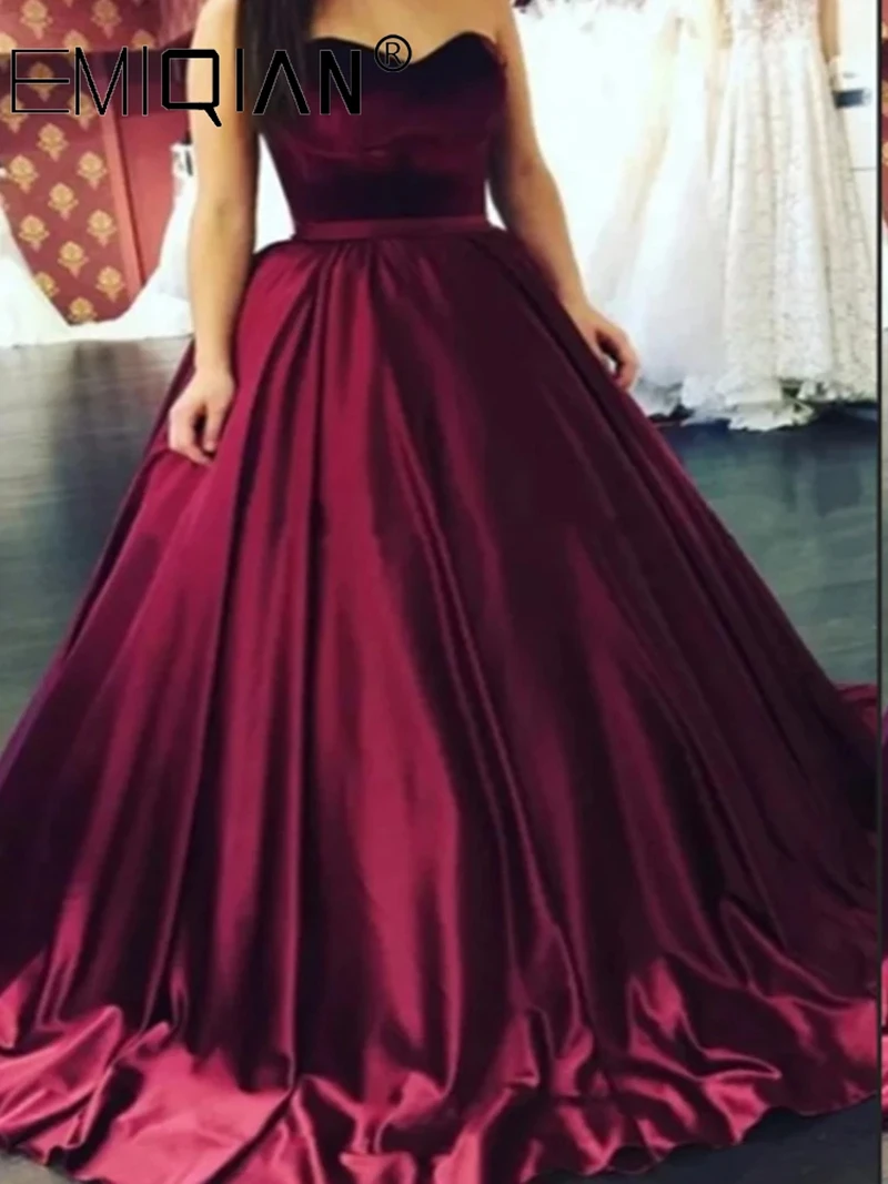 Sweetheart Burgundy Velvet Prom Dresses Quinceanera Ball Gown Formal Dresses Floor Length Satin Party Gowns
