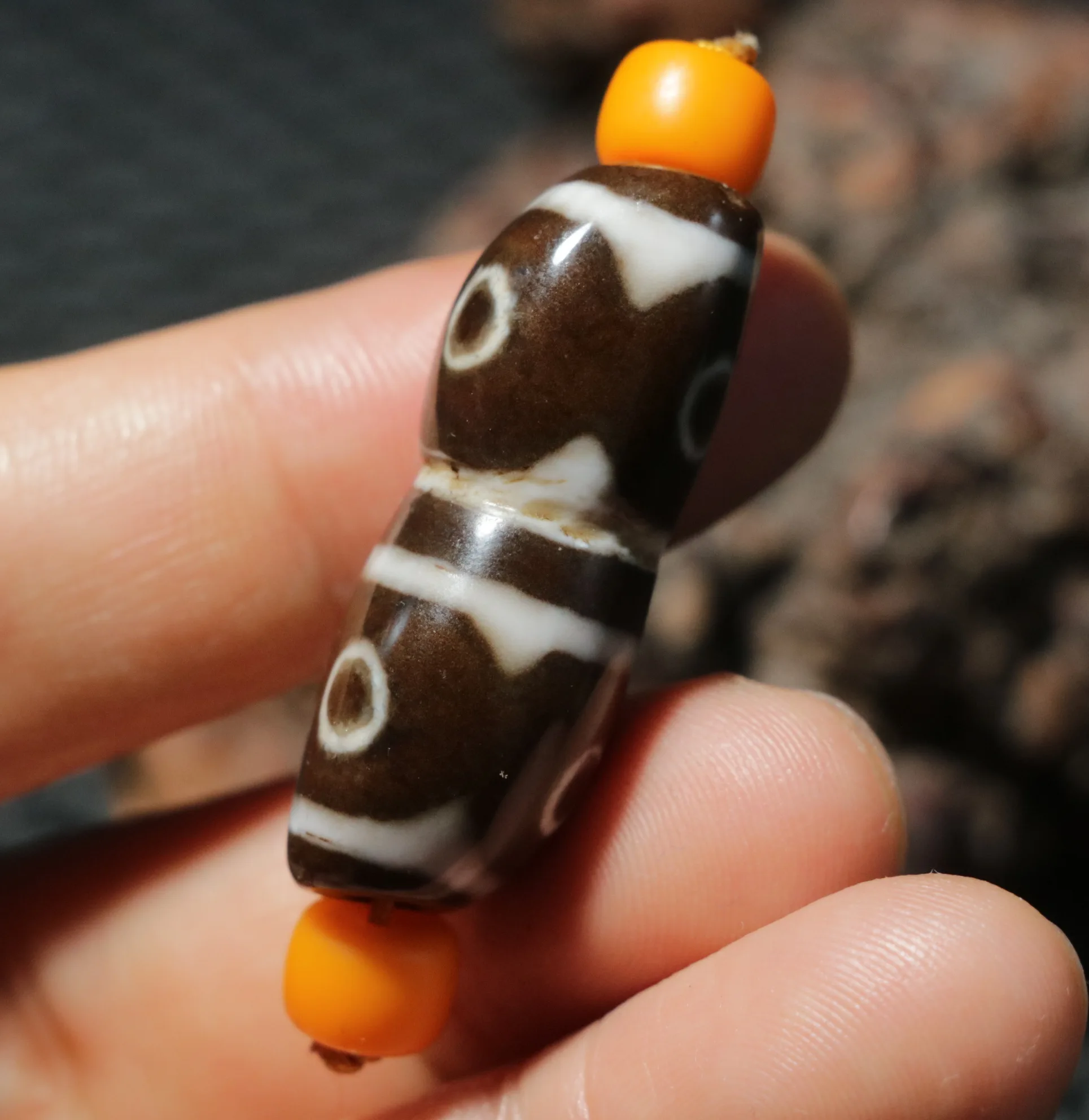 

Unique Energy Power Magic Tibetan old Agate 2 Cuts 6 Eyed Tiger Tooth totem Lotus Root shape dZi Bead Fit For Making Bracelet