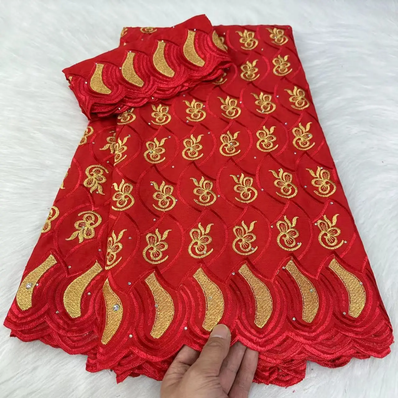 

Красная нигерийская 100% хлопковая вышитая ткань Африканское традиционное свадебное платье швейцарская Кружевная Ткань 5 ярдов ткань с 2 ярдами шарфа