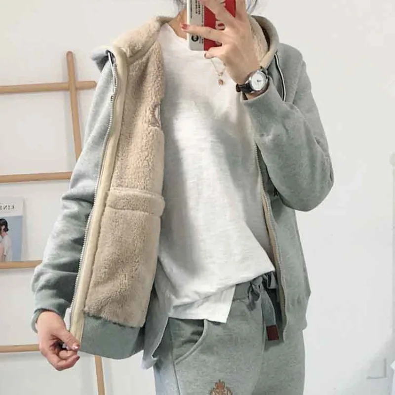 Embroidered Lamb Fleece Coat for Women Winter Plush Thickened Cotton Coat for Women Casual Hooded New Style