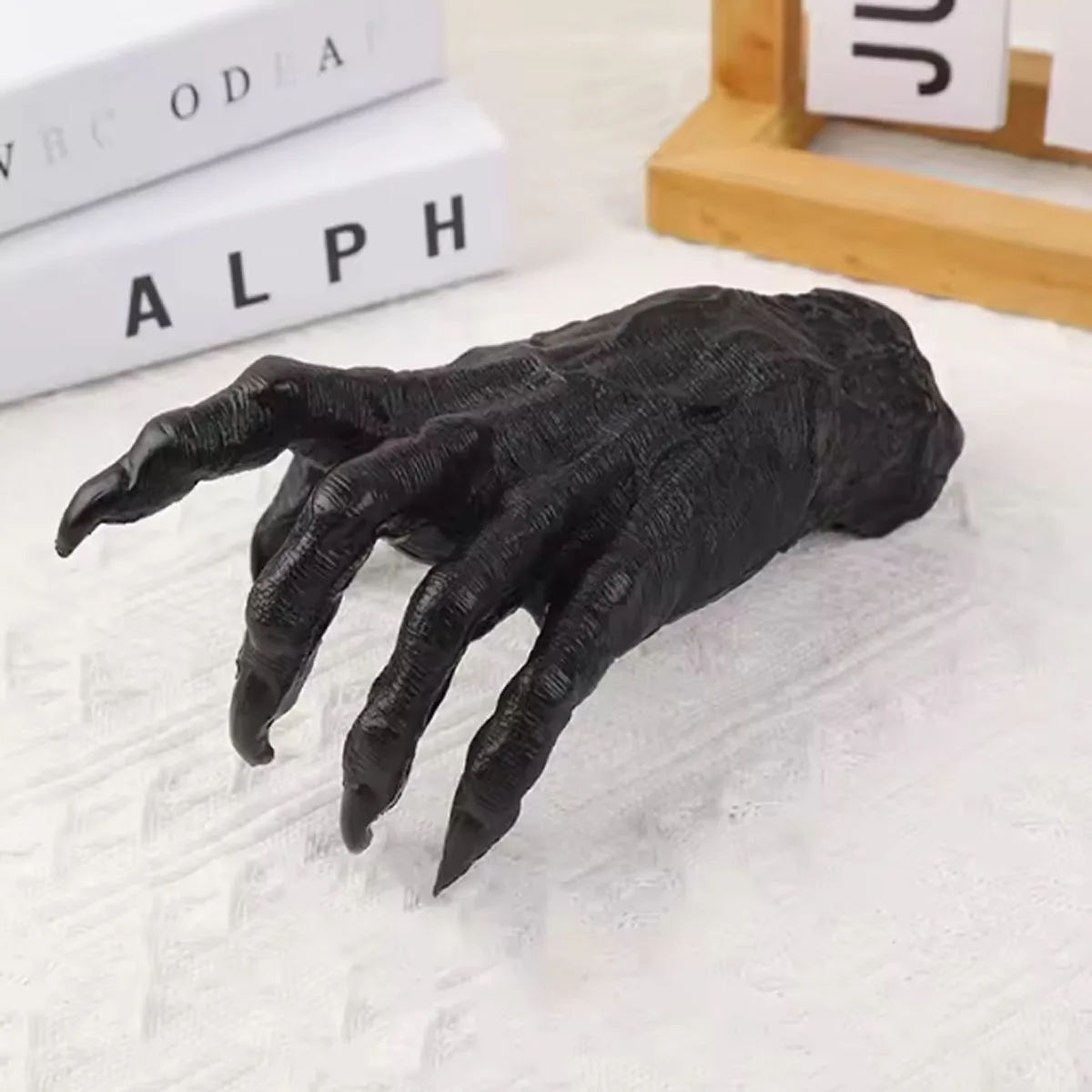 1pc-Black Resin Demon Claw Wall Hanger