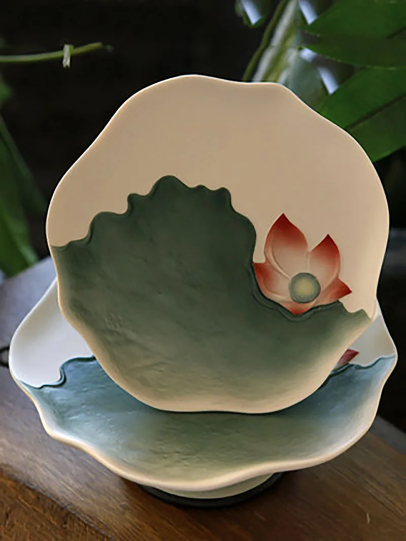 Ceramic Painted Lotus Fruit Plate for Household Decoration