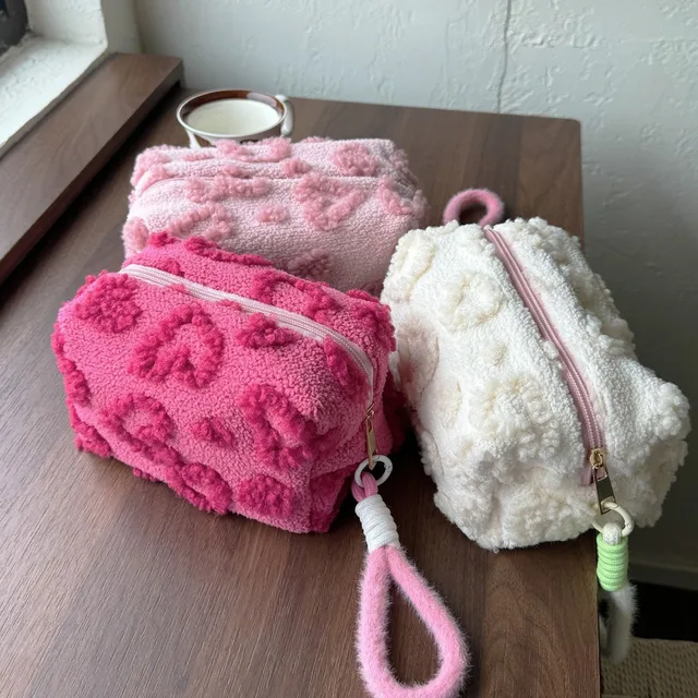 Sacs de maquillage en peluche avec poignée, sac de rangement de cosmétiques de voyage souple, organisateur Portable imprimé d'amour, trousse à crayons, pochette mignonne 1