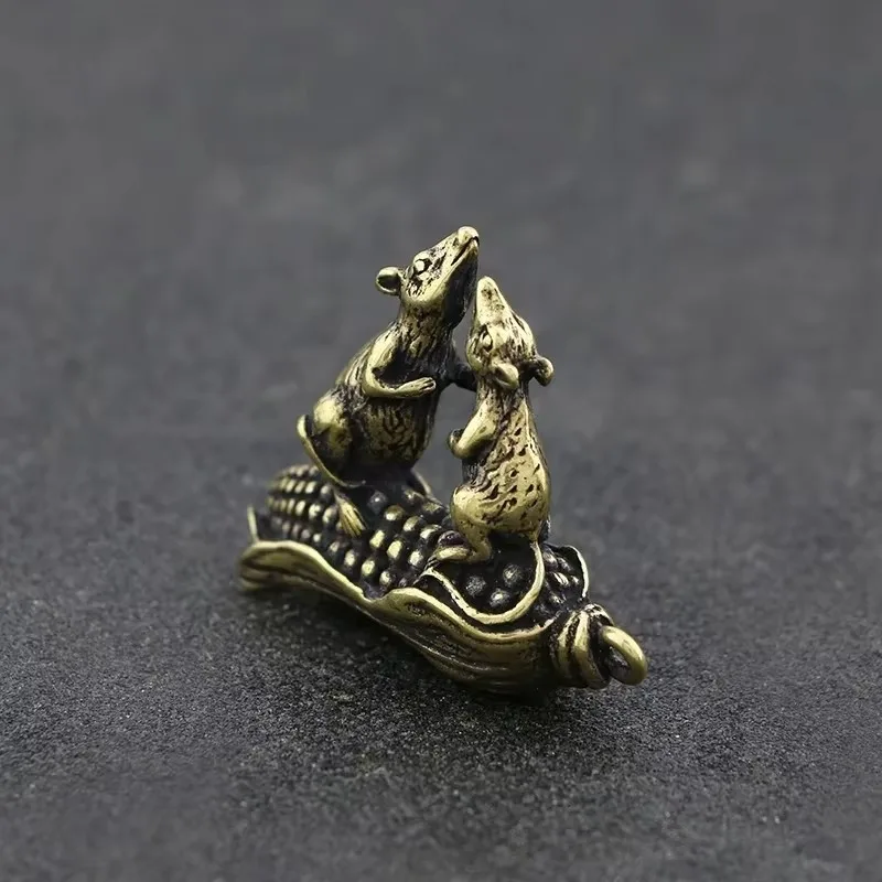 Retro Mouse Corn Brass Micro Carving Ornament Creative Metal Wealth Attraction Mouse Desktop Tea Pet Craft Home Decor Ornament