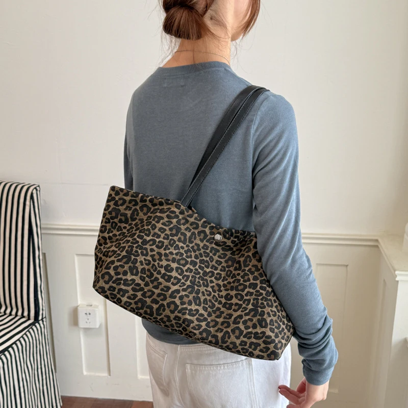Borsa a Tracolla con Stampa Leopardata per Donne, Borsa Vintage di Grande Capacità, Borsa Casual per Shopping e Pendolarismo, Borsa a Tracolla Quotidiana in Tela - immagine 5