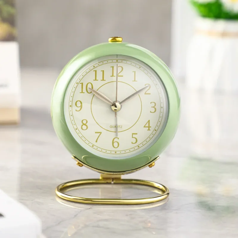 

Creative Alarm Clock with Gold Base Retro Metal Frame 3D Dial with Backlight Desk Table Alarm Clock for Home Office No Battery