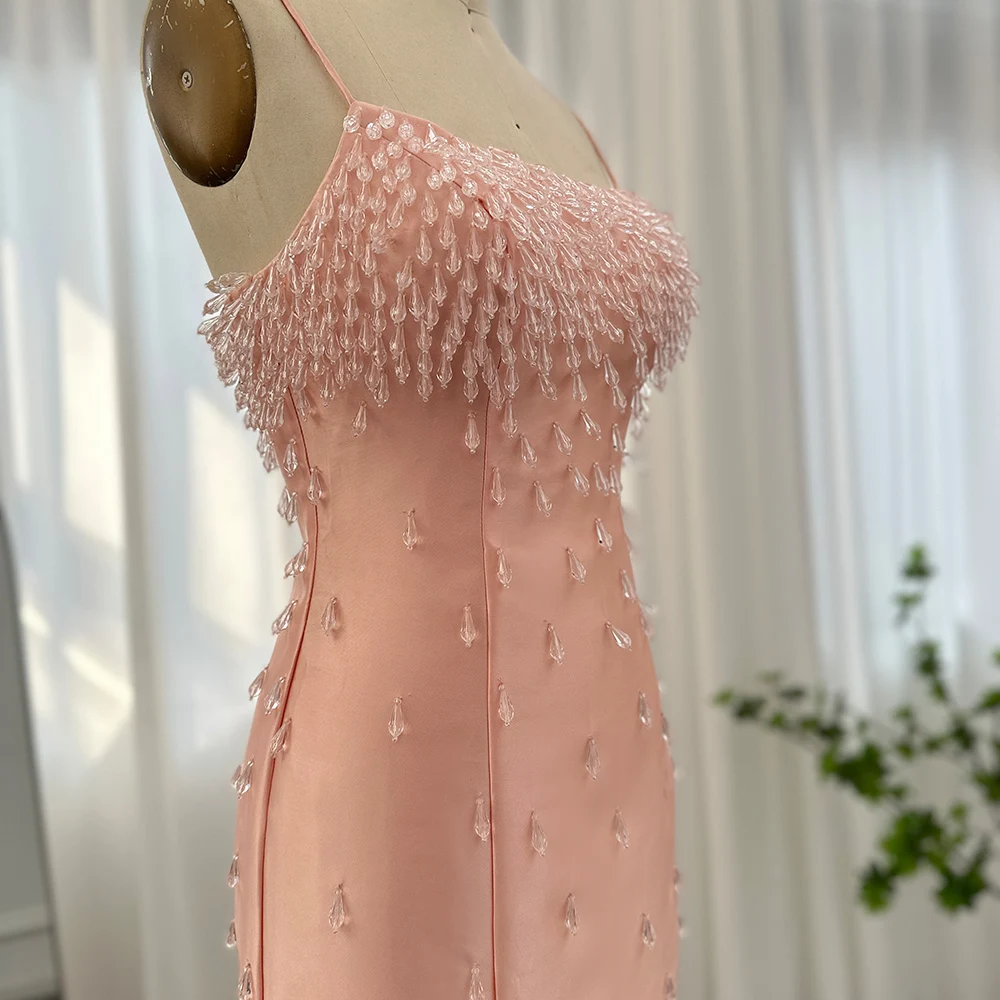 فستان انيق مزين بالكريستال