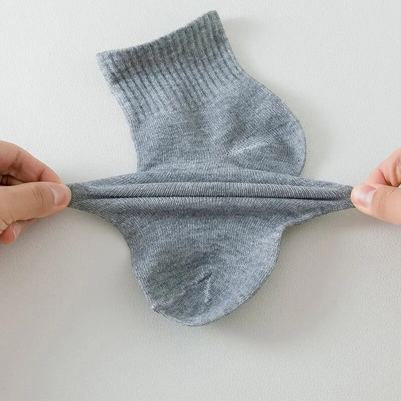 5/8 Pairs of MEN'S AND WOMEN'S black socks cotton socks casual socks solid color socks for Autumn/winter