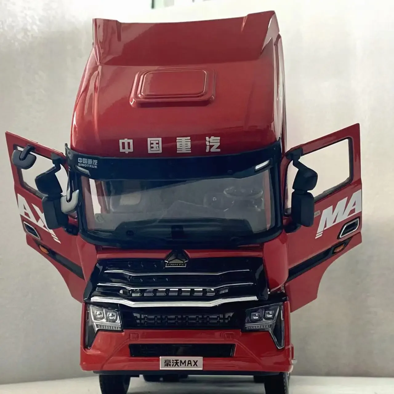 Howo Max Car Model 1:24 Scale Static Alloy Truck Sinotruk Tractor