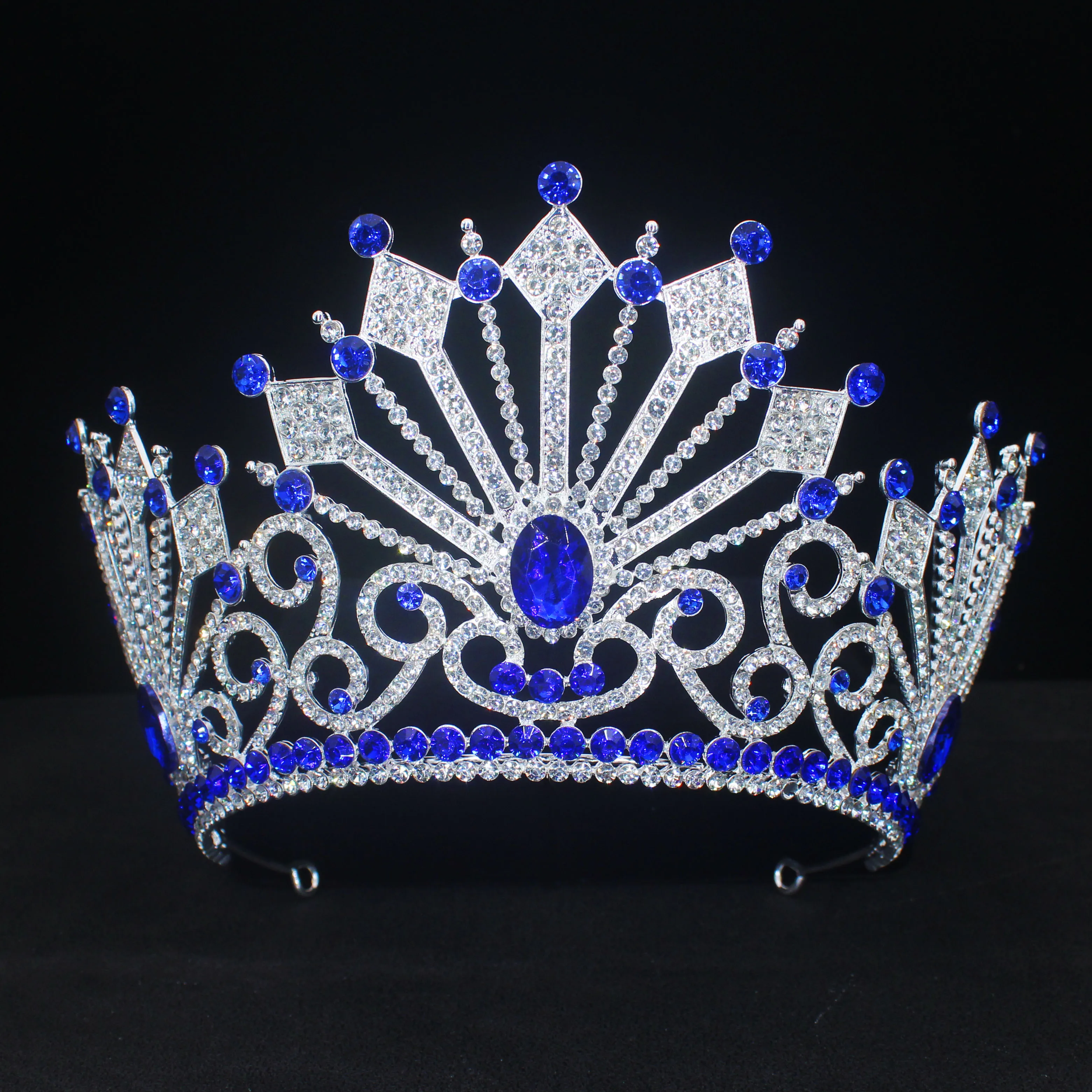 

Royal Crystal Queen King Tiaras and Crowns For Women Hair Jewelry Pageant Prom Diadem Female Headpiece Bridal Head Accessories
