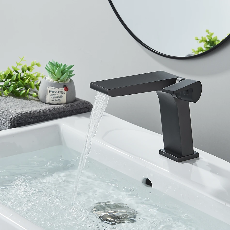 バスルームシンクタップ 洗面台用蛇口 真鍮製 バスルームシンクミキサータップ 温水・冷水洗面所クレーン デッキマウントシングルハンド 洗面器の蛇口  バスルームの温冷真鍮水ミキサータップゴールドクロームスワンデザイン洗面器水シンクミキサークレーン (ローズ ... 滝型バスルームシンク蛇口、バスルーム蛇口シングルハンドルシングルホールベッセルシンク蛇口真鍮洗面器ミキサータップ温水と冷水Lavat