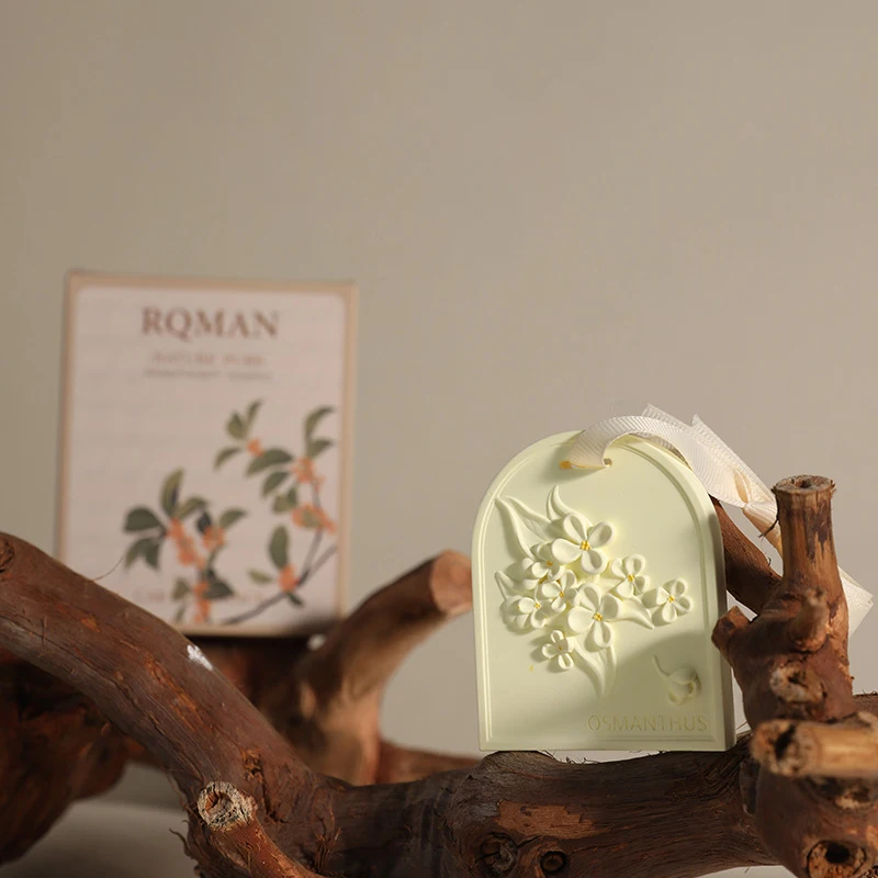 1pc Osmanthus Aromatherapy Tablets Hanging Air Freshener Creative Fragrance Solid Aroma Plaster for Auto Bedroom Wardrobe