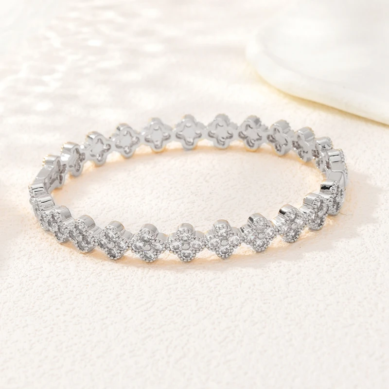 Lnkry Klassische Eleganz Moissanit-Kettenarmband, 14 Karat Gold gefüllt, vierblättriges Blumenarmband für Frauen, Hochzeitsschmuck, Geschenke – Detail 2