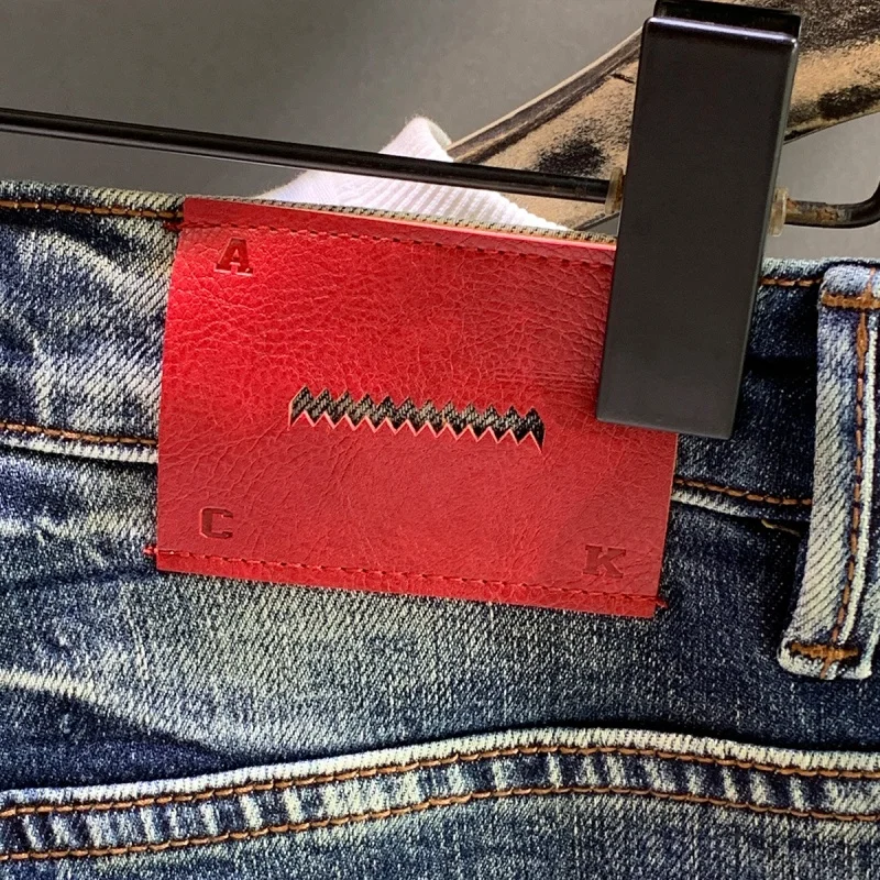 Рисунок 4 - Джинсы мужские варенные в стиле ретро