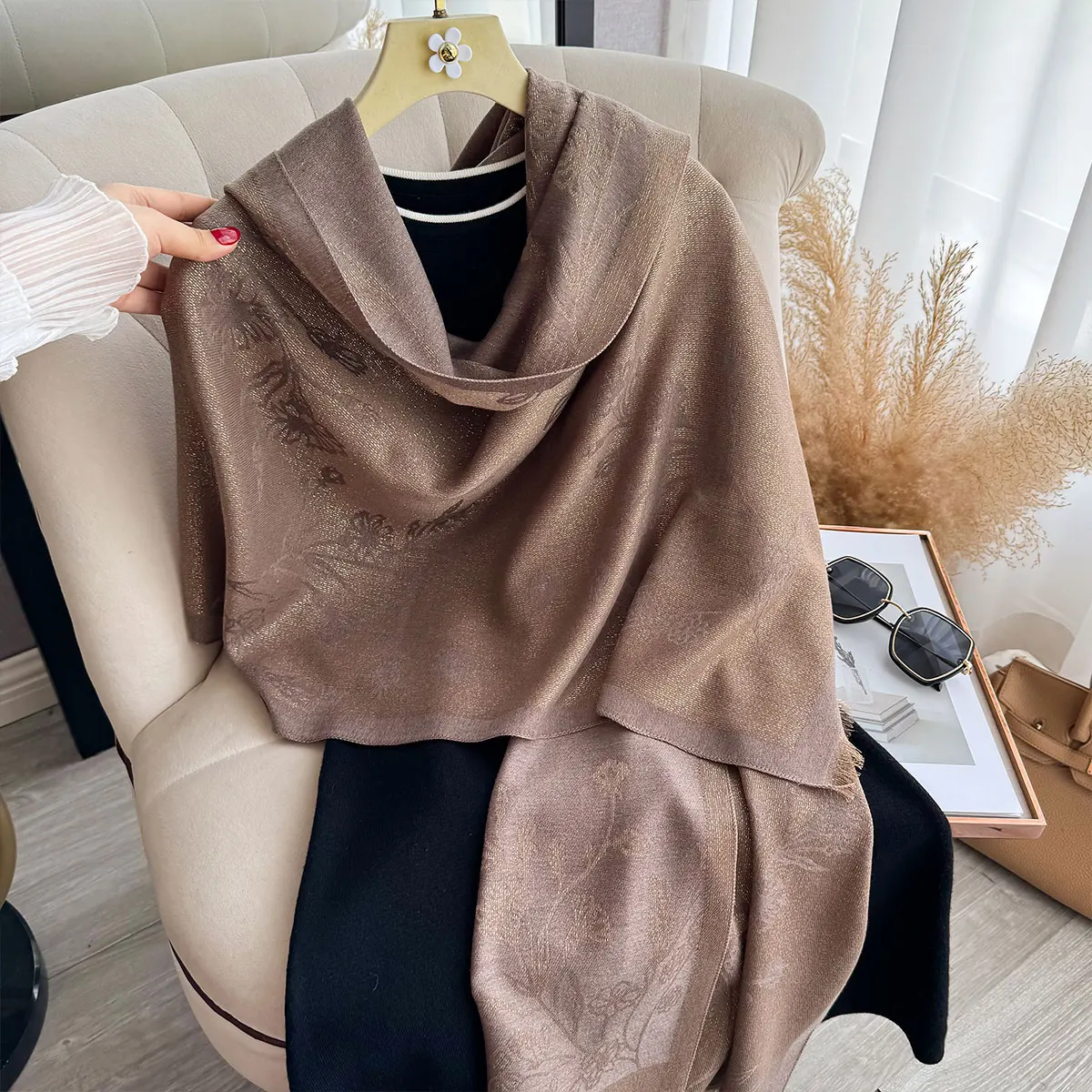 New Fashion Ladies Muslim Hijab Golden Thread long Scarf Spring and Autumn Warm Scarf Pashmina Shawl Foulard Wrap Headscarf