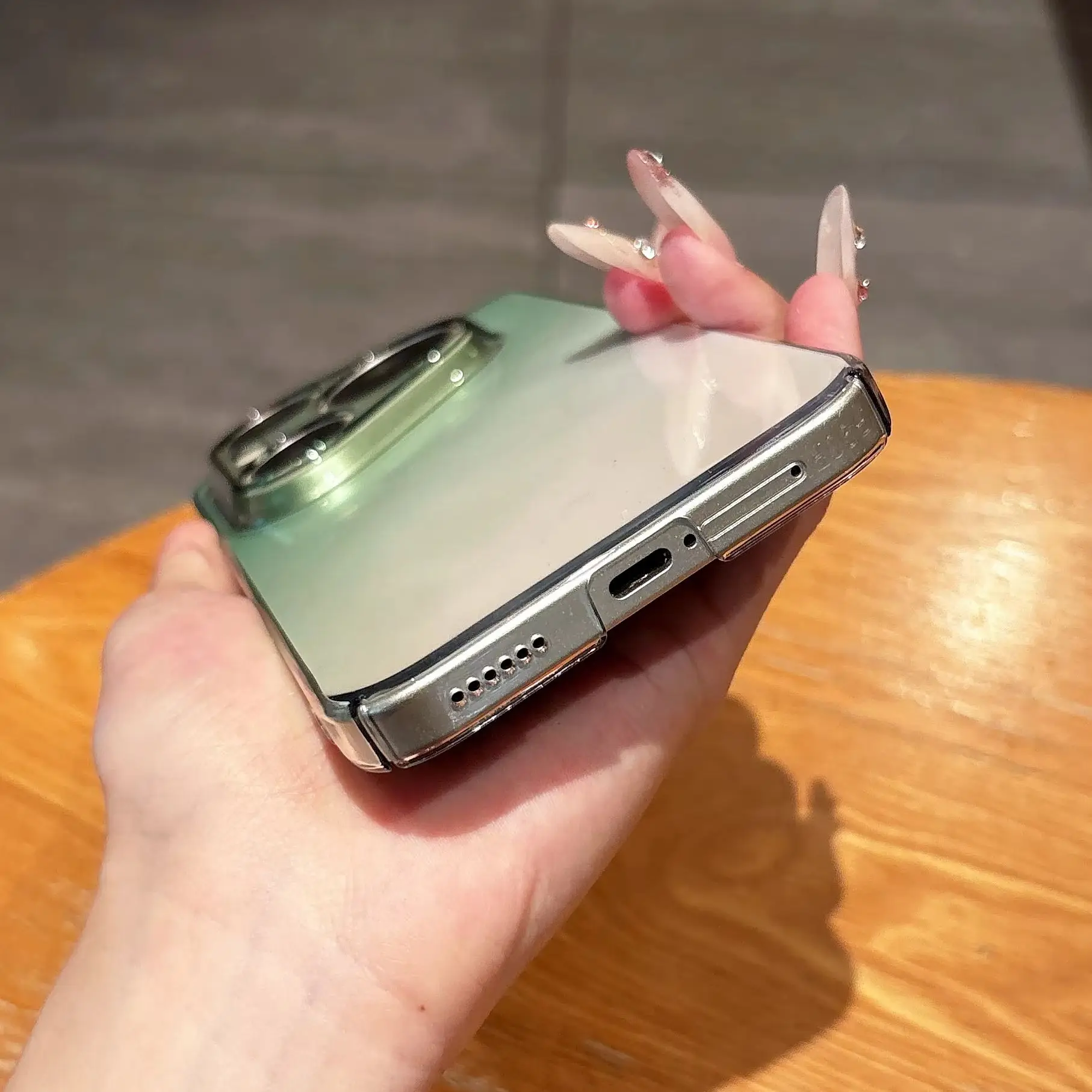 Gradient Transparent Hard PC Phone Case - Lightweight Ultra-Thin Bumper Cover