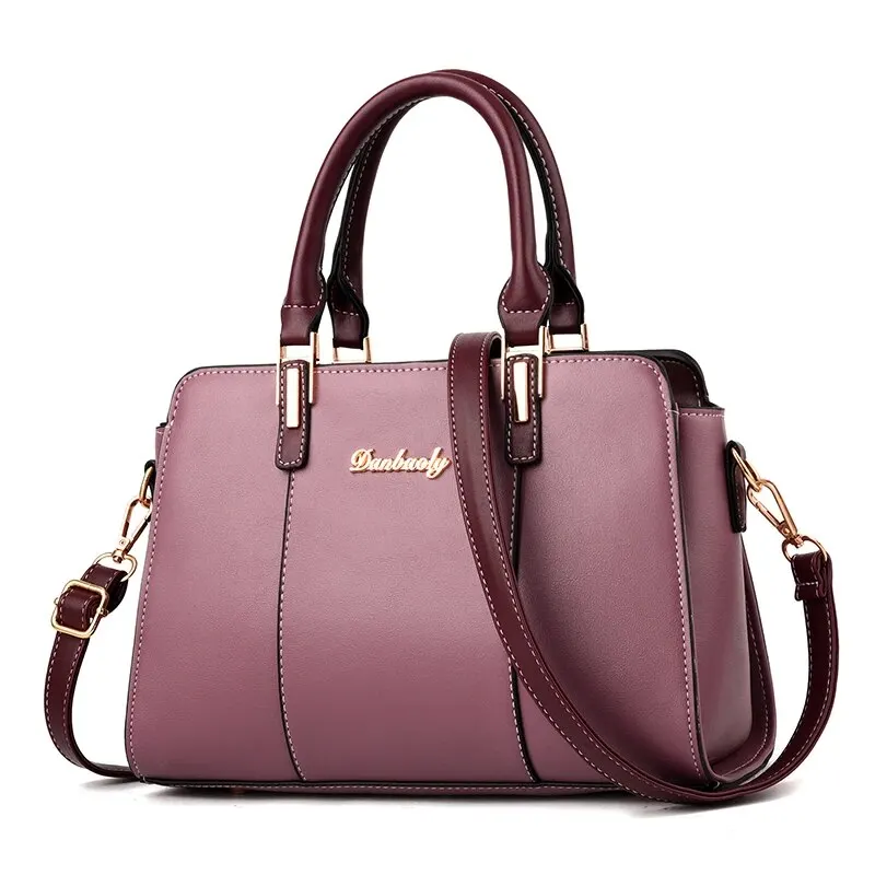 حقيبة كتف أنيقة بسحاب، مصممة كحقيبة يد عصرية ذات س...