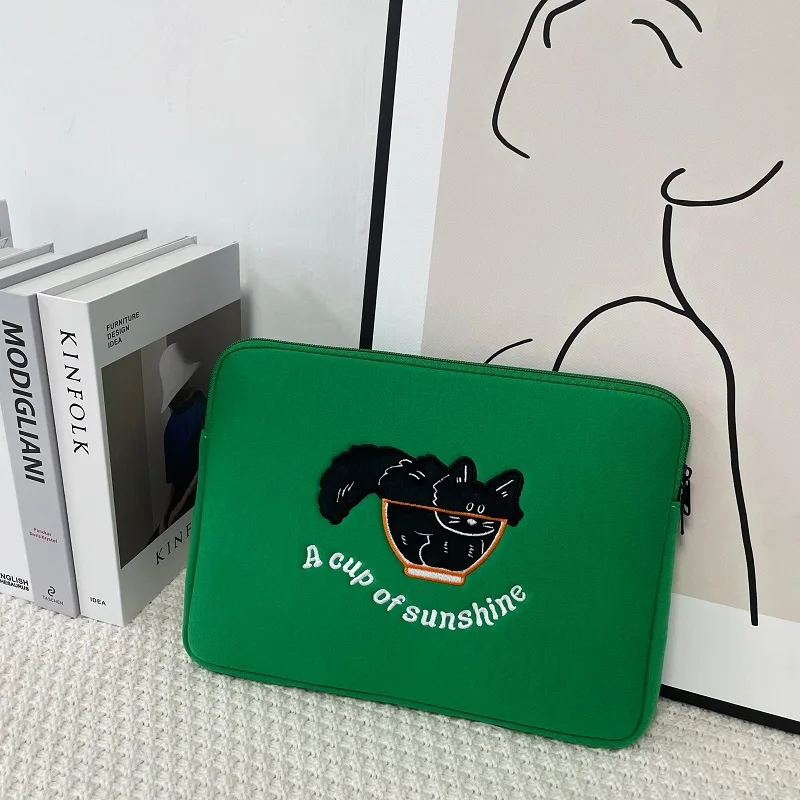 Chic and Stylish Laptop Sleeve - Protective Carrying Case