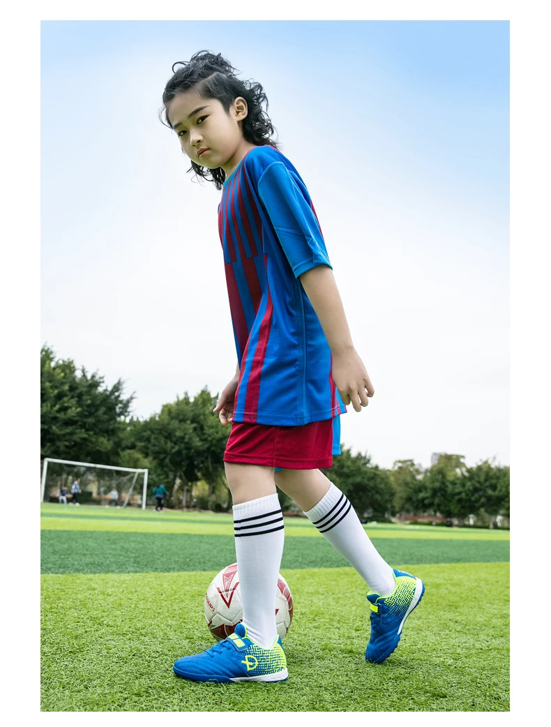 Description Picture 3 of itemChildren Soccer Shoes Indoor Fast Futsal Non Slip Football Shoes Ultralight Professional Training Sneaker Cleats Football Boots