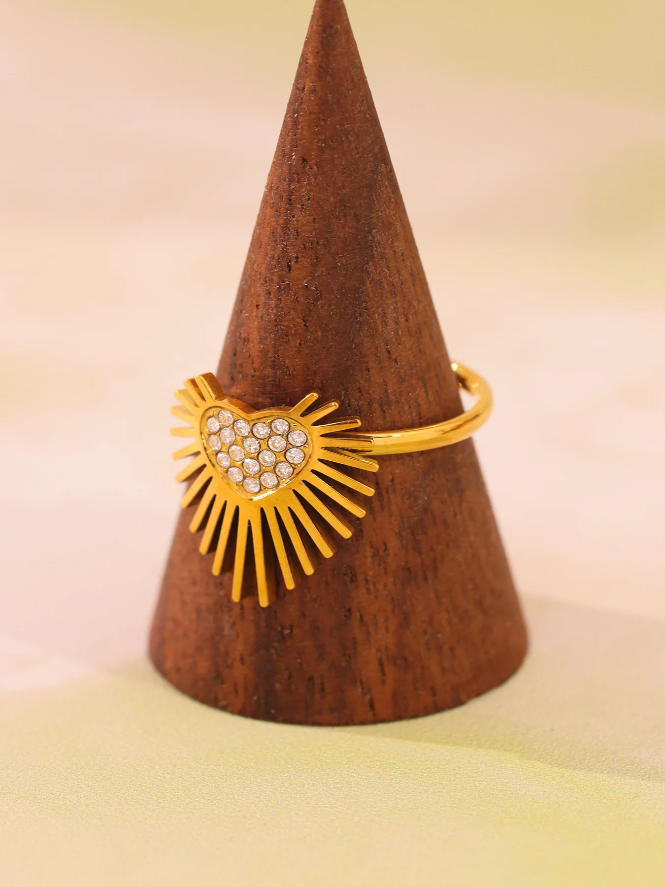 Glänzender herzförmiger Zirkonring für Damen, hochwertiger Edelstahl, 18 Karat Goldfarbe und Silber, Paar-Dating-Ring, luxuriöser Schmuck – Detail 10