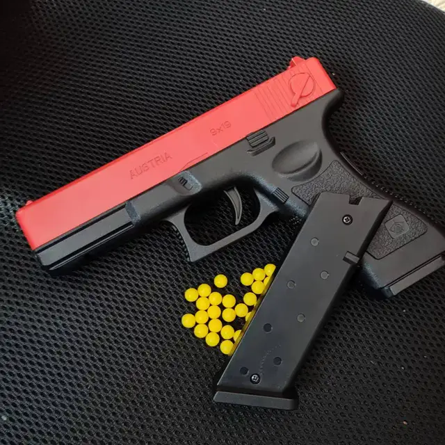 Manual G17 Toy Gun Lower Magazine With Laser Soft Bullet Airsoft Pistol Outdoor Sports CS Game Weapon for Children Gift 2