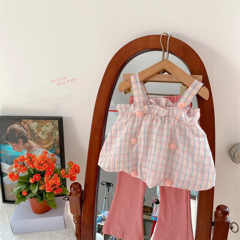 

Children's clothing 2023 new Girls' Sweet Two-Piece Set Summer 3D Ball Plaid Sling top and Split Pants Set Fashion Girls' Set