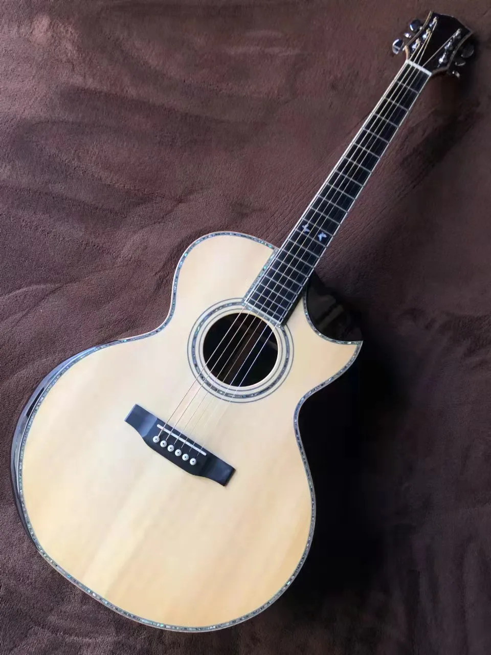 Chitarra Acustica Intarsiata Con Conchiglia Abalone In Vero Legno Massello Serie Sj Da 40"