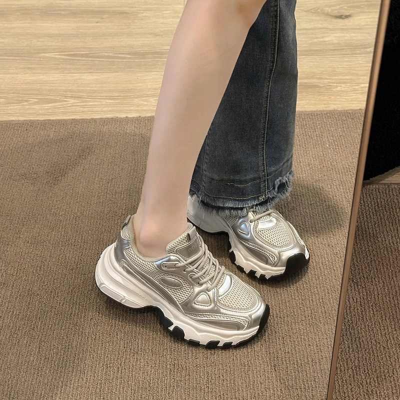 2024 Spring Women Thick-Soled Retro Heavy Industry Color Matching Lace-Up Trendy Shoes for Couples Casual Sports Shoes Versatile