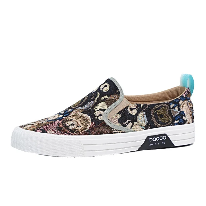 Men's Canvas Shoes Fashion Bear Printing Breathable Board Shoes Korean Version Soft Sole Lightweight Slip on Flat Casual Shoes 6