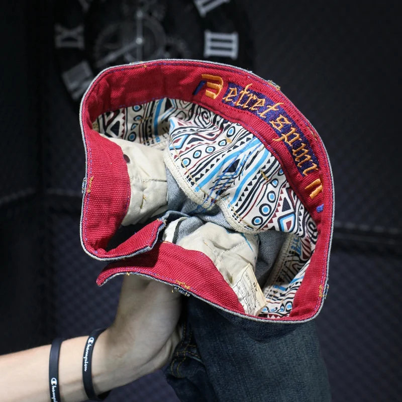 Рисунок 3 - Мужские ретро джинсы с ностальгическим эффектом